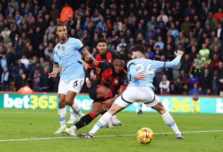 Trực tiếp Man City 0-1 Bournemouth: Sai lầm phòng ngự