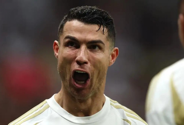 Ronaldo từ chối gia nhập 3 'gã khổng lồ' châu Âu