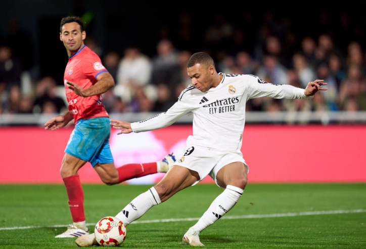 Real Madrid nghiền nát 'gã tí hon' Tây Ban Nha