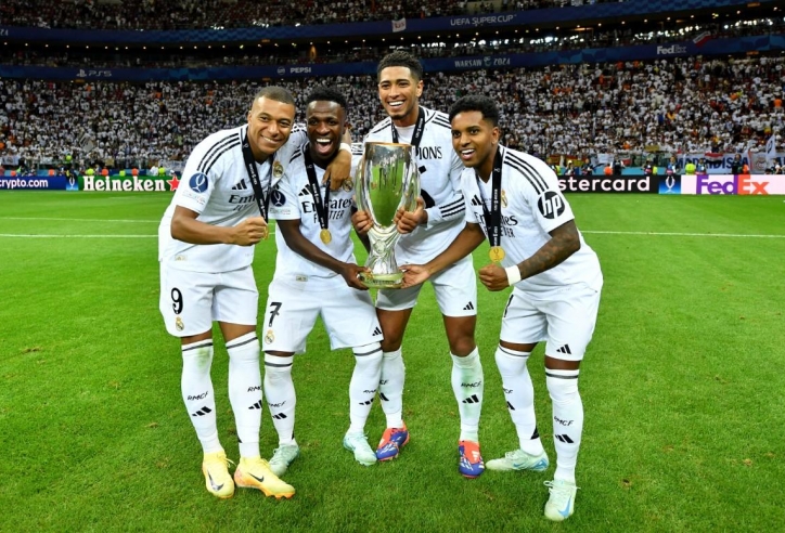 Mùa giải khép lại với ngôi sao Real Madrid, tương lai cũng mù mịt