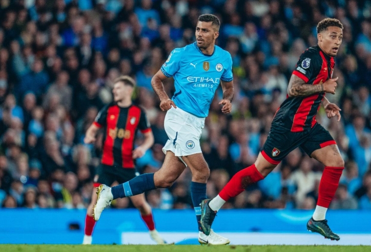 Man City thắng Bournemouth trong trận cầu 2 thẻ đỏ