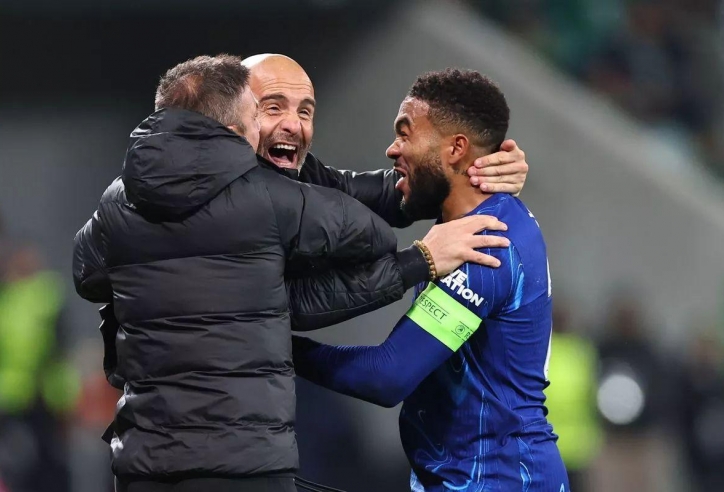 Chelsea rơi vào thế lựa chọn khó tin sau chức vô địch Conference League