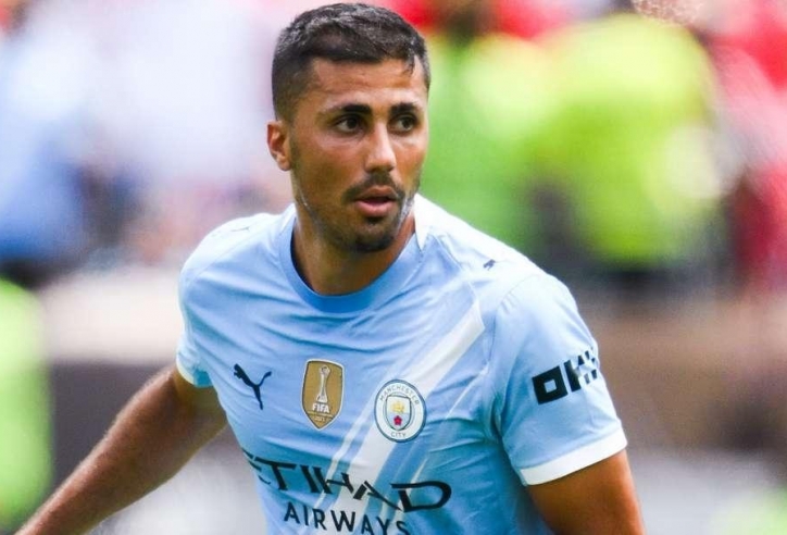 Man City tiếp tục nhận tin buồn từ Rodri