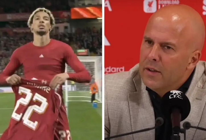 HLV Arne Slot: 'Ekitike quá ngu ngốc để phải nhận thẻ đỏ'