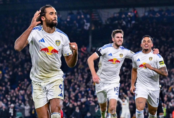 Chelsea gục ngã trước tiền đạo bị lãng quên ở Ngoại hạng Anh