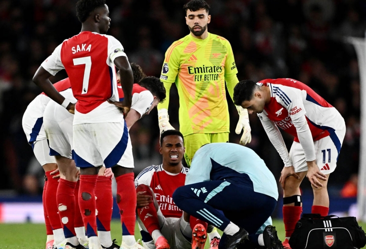 Arsenal ’toang’ hàng thủ, hòa Liverpool là may rồi