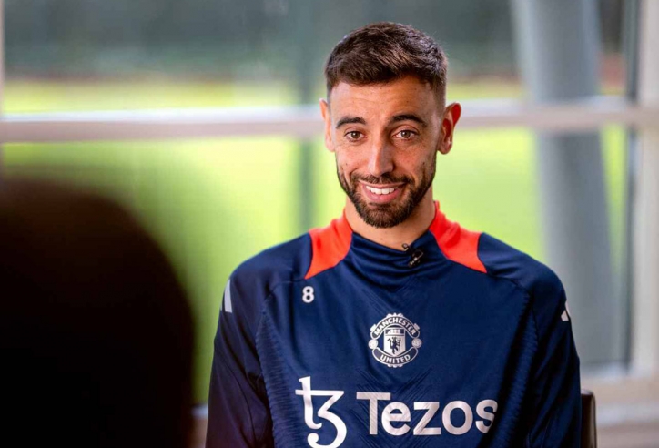 Bruno Fernandes bị huyền thoại Liverpool gọi là thảm họa