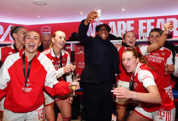 Ian Wright 'cà khịa' Arsenal khi đội nữ vô địch Champions League