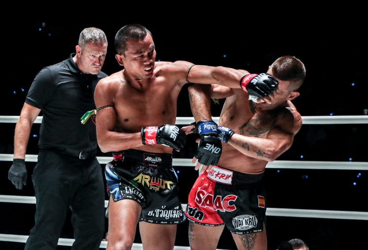 ONE Friday Fights 29: Hạ “bất tỉnh” Araya, Seksan bỏ túi 100 ngàn Đô tiền thưởng từ ONE Championship