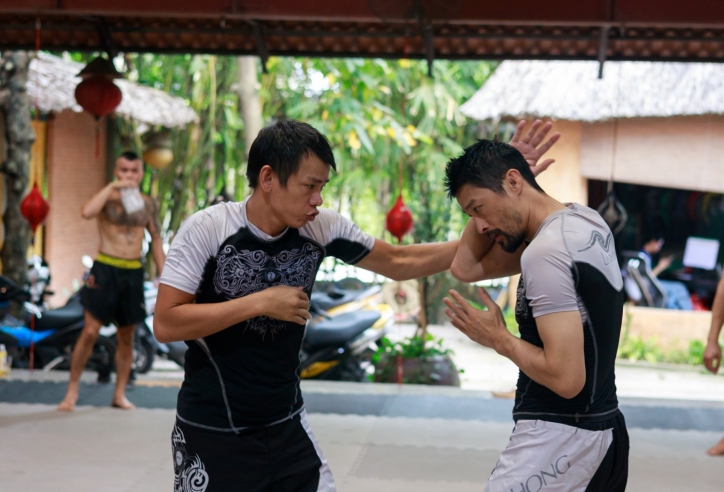 Johnny Trí Nguyễn cho rằng LION Championship quá ưu ái các võ sĩ đánh nằm