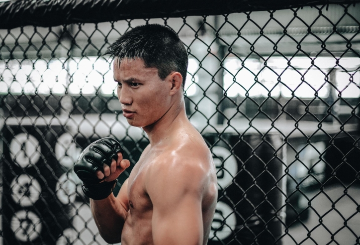 Võ sĩ MMA gốc Việt từng hạ gục nhà vô địch ngông cuồng trong 25 giây là ai?