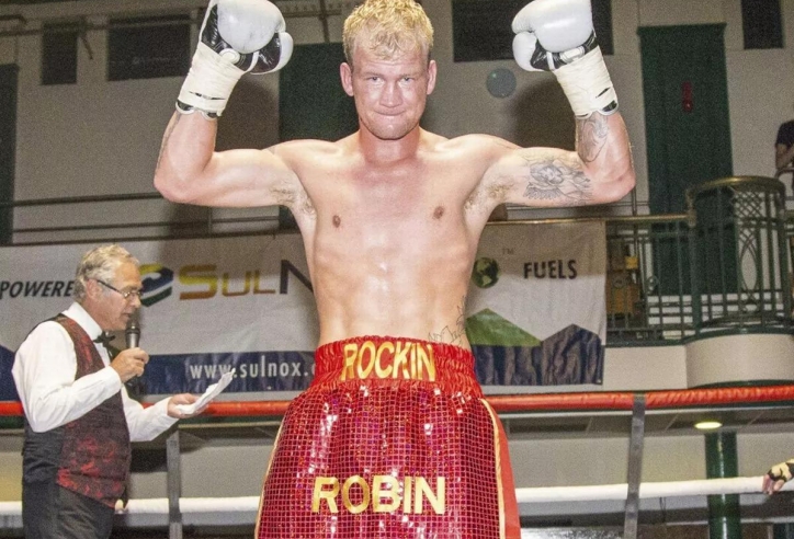 Nam võ sĩ bị tước giấy phép thi đấu vì quá kém