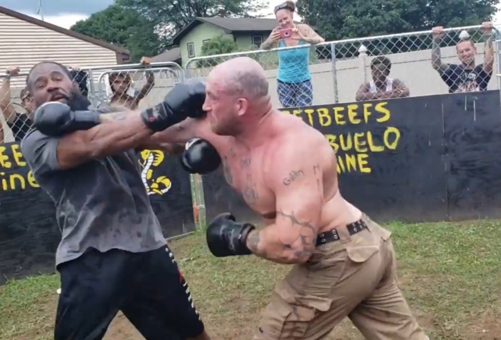 VIDEO: Nhận đòn đau, võ sĩ lật ngược tình thế bằng đúng 2 chiêu