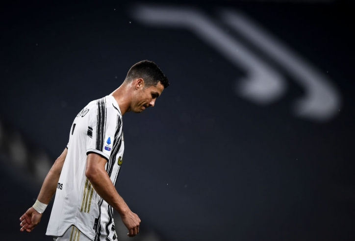 LĐBĐ Italy tuyên bố, Ronaldo cùng đồng đội 'bay màu' khỏi Serie A?