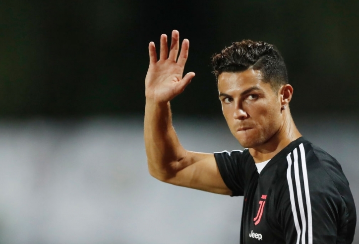 Ronaldo chính thức nói lời chia tay người cũ