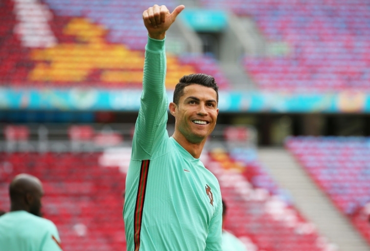 Đội bóng Trung Quốc dẫn trước Real Madrid trong cuộc đua giành Ronaldo