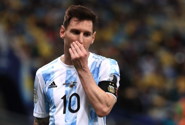 Huyền thoại Argentina: 'Messi không thể so sánh với Maradona'