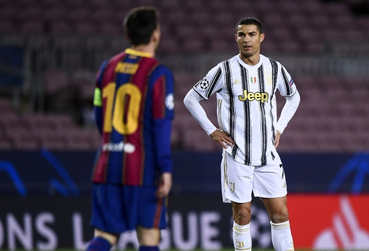 Cristiano Ronaldo được gọi tên sau khi Messi rời Barca