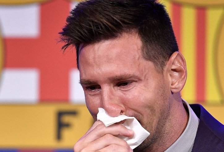Messi bật khóc trong ngày chia tay Barcelona