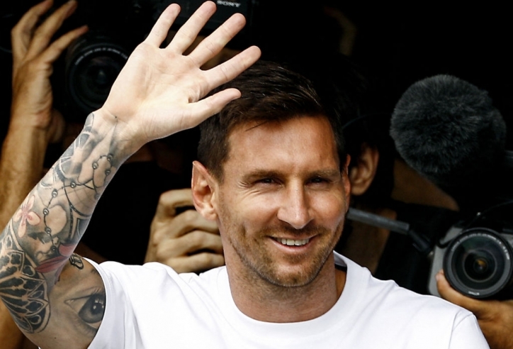 Chuyển nhượng bóng đá 11/8: Messi ký điều khoản 'đặc biệt', CR7 chia tay Juventus?