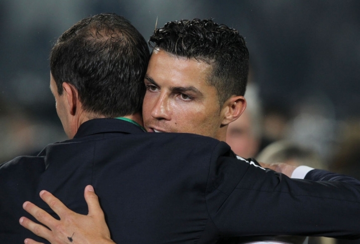 Ronaldo gặp riêng HLV, nói lời cuối cùng ấn định tương lai