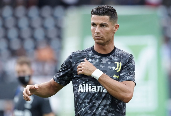 HLV Juventus làm rõ nghi vấn 'Ronaldo dự bị để ra đi'
