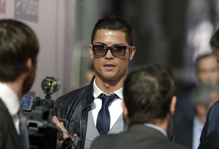 Chuyển đến Man City, Ronaldo không được mang áo số 7?