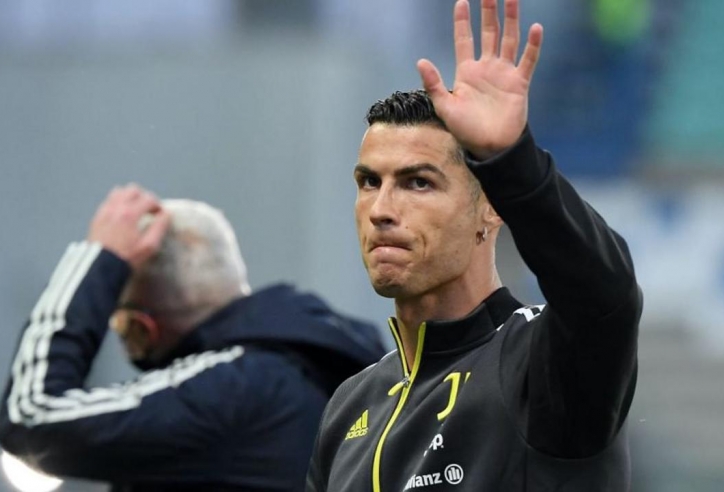 Ronaldo dọn sạch tủ đồ tại Juve, sẵn sàng chuyển đến đội bóng mới