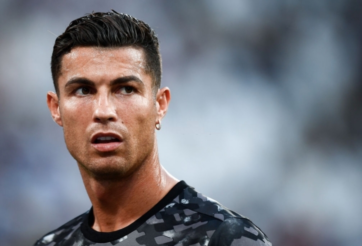 Ronaldo giúp MU phá kỉ lục với sự trở lại lịch sử