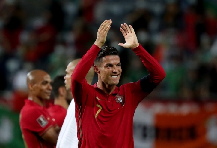 Ronaldo độc chiếm kỷ lục vĩ đại nhất lịch sử bóng đá