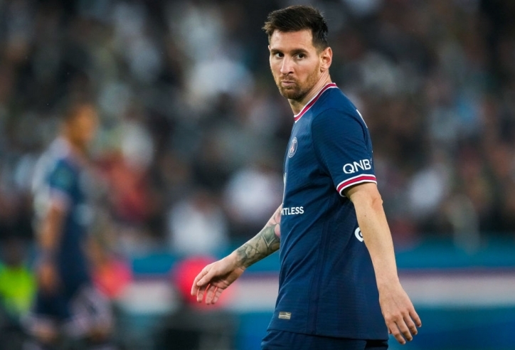 Messi tự cô lập bản thân tại PSG