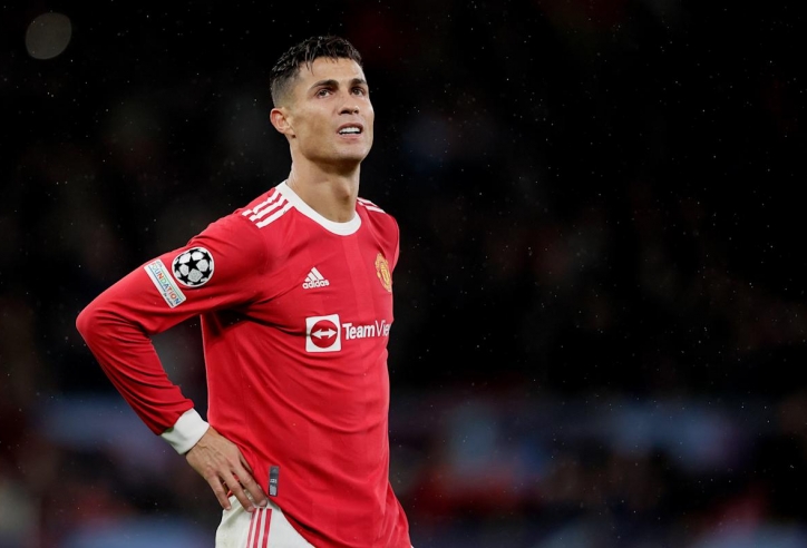 NÓNG: Vụ MU mua Ronaldo bị điều tra vì 'nghi ngờ gian lận'