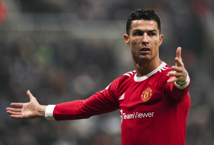 Ronaldo bị huyền thoại chỉ trích là 'tội đồ' khiến MU thi đấu thất vọng