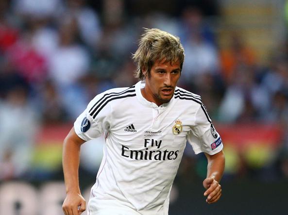 Kì lạ: Cựu sao Real Madrid đã giải nghệ nhưng vẫn bị…treo giò