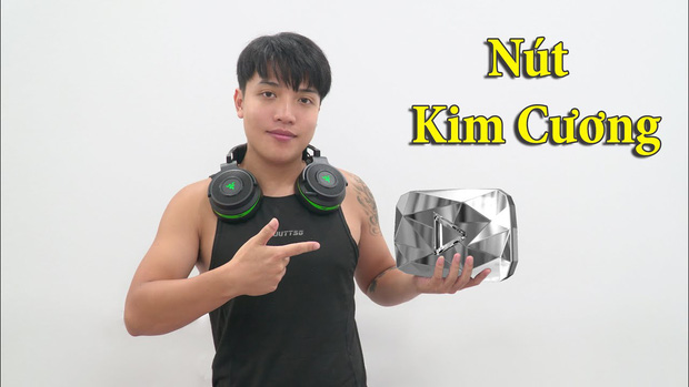 NTN trở thành Youtuber thứ 3 của Việt Nam đạt được nút Kim Cương