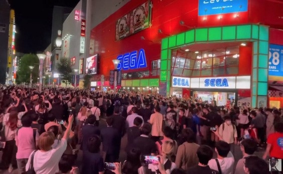 Hàng chục nghìn game thủ Nhật Bản tập trung 'đưa tiễn' gaming center 28 năm tuổi