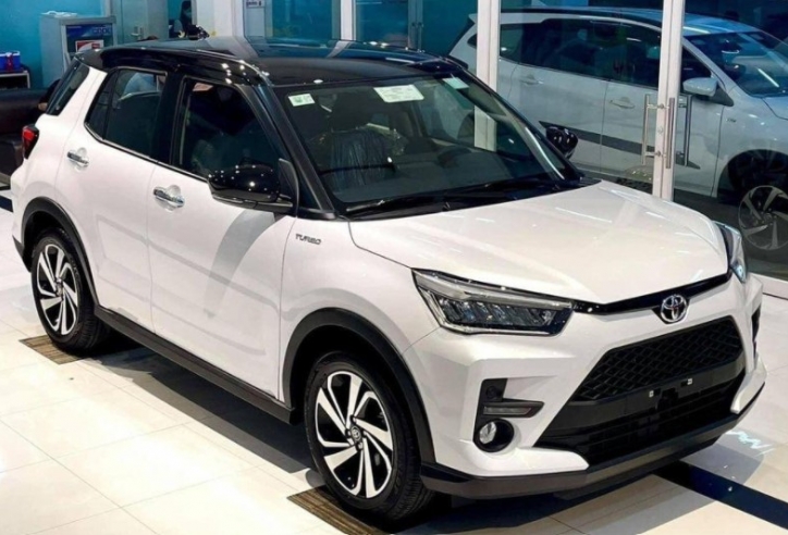 Toyota bất ngờ tăng giá xe lên hàng chục triệu đồng, nhiều người 'quay xe' bỏ cọc