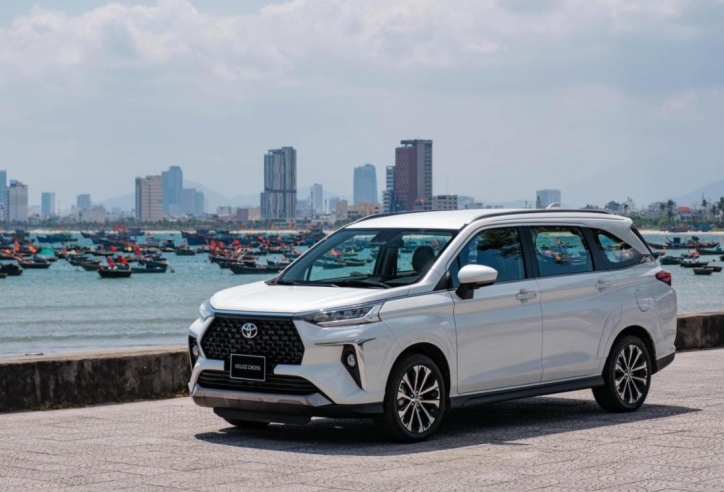 Toyota Veloz Cross: Giá lăn bánh 2023, TSKT & đánh giá chi tiết