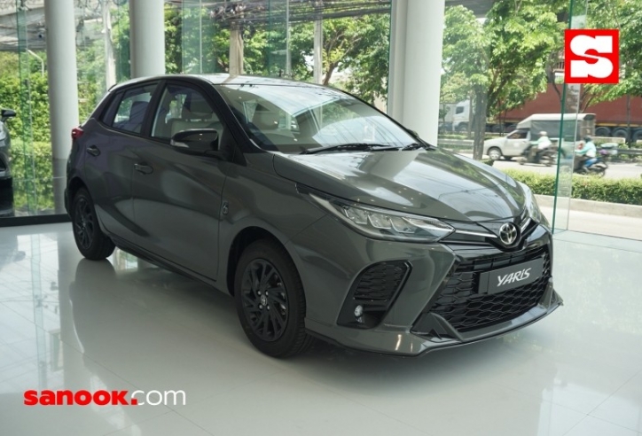 Cận cảnh Toyota Yaris 2022 có màu sơn độc lạ chưa từng có, số lượng có hạn