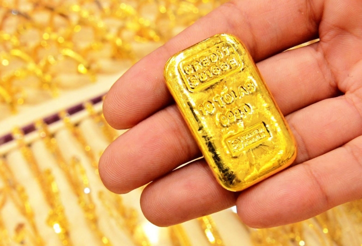 Giá vàng hôm nay chiều 3/5: Vàng miếng SJC vẫn neo ở mốc cao