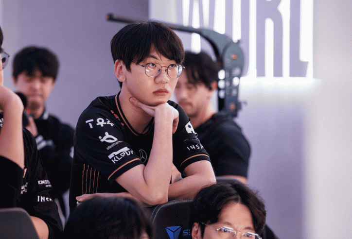 Tuyển thủ đầu tiên của T1 chốt skin CKTG 2025