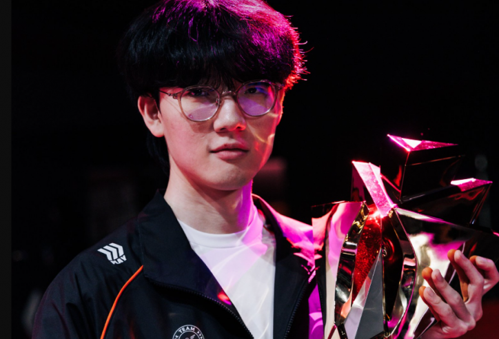 HLE chia tay xạ thủ Viper