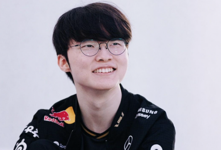 Faker nói lý do ký hợp đồng 4 năm với T1