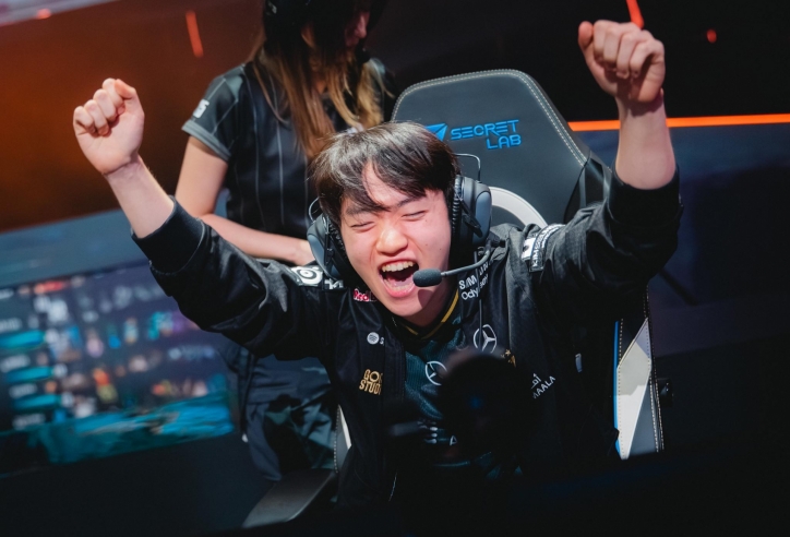 CĐV quốc tế khen ngợi trận giao hữu của T1 tại Việt Nam