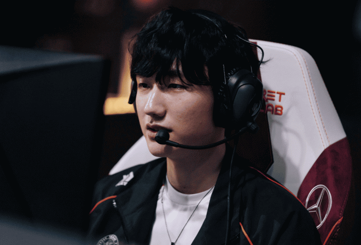 Một tuyển thủ Việt Nam bất ngờ bị Peanut cạch mặt