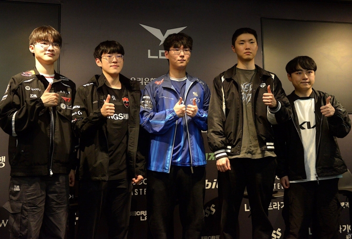 Faker ca ngợi Chovy