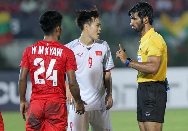 ĐT Việt Nam lại đối diện 'cơn ác mộng' trọng tài ở trận gặp Australia