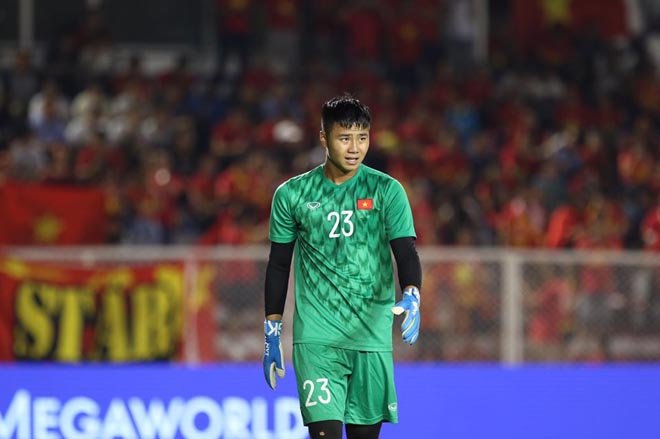 Thủ môn ĐT Việt Nam thừa nhận gặp khó trước đội yếu nhất bảng