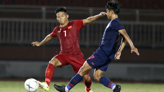 HLV U23 Việt Nam lo lắng hàng thủ trước ngày đấu Thái Lan