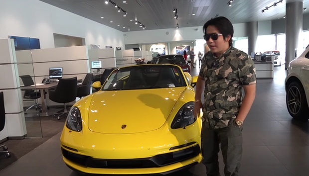 Youtuber Khoa Pug mua siêu xe Porsche nhằm 'giảm áp lực xài tiền'